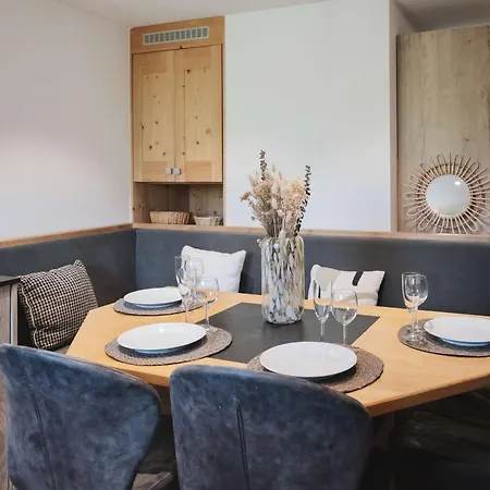 Superbe Duplex Rénové 3 Ch, Balcon, Proche Pistes, - Fr-1-545-2 Appartement